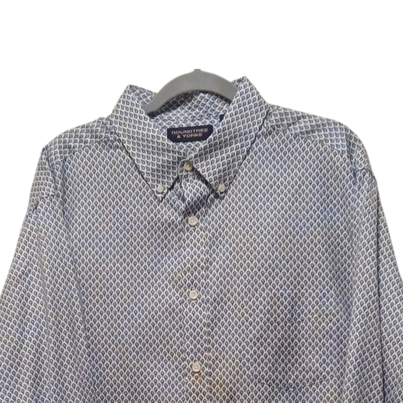 Roundtree & Yorke Other - Roundtree & Yorke - NWOT White & Blue Diamond Design, Button Down Collar, XL
